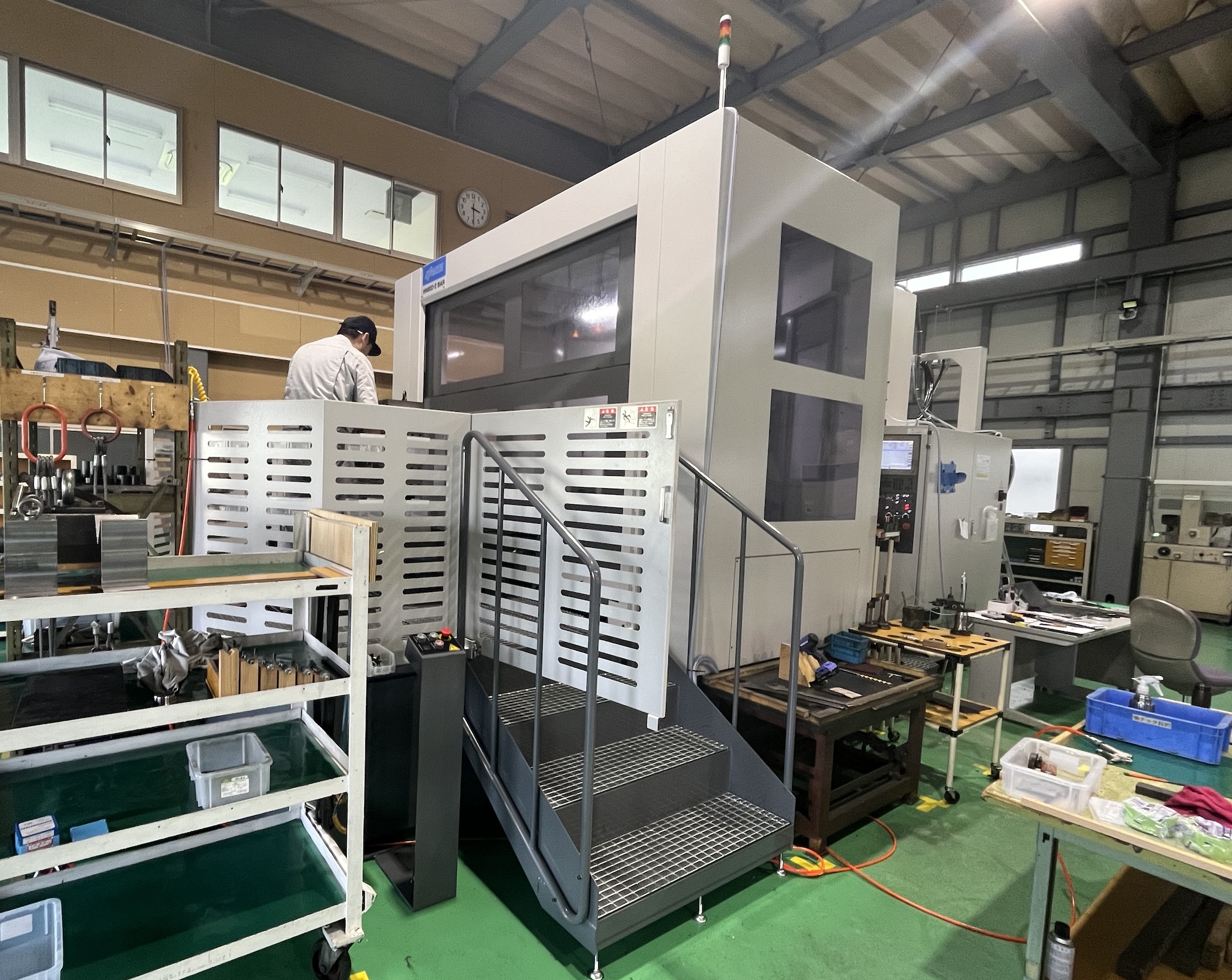 テック長沢は大型商用車EVの心臓部を加工できる大型設備を導入